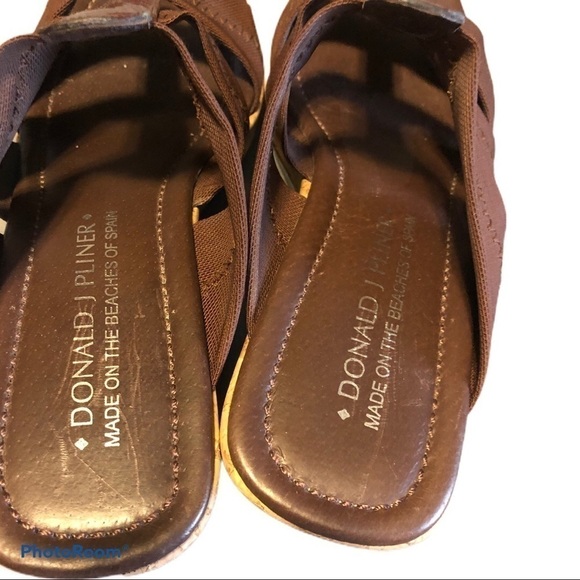 Donald J PLINER brown strap sandals. - Picture 4 of 8